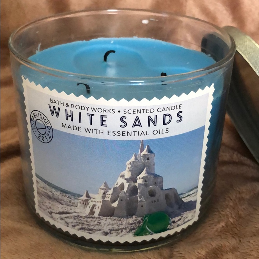 Bath and body works 3 wick candle